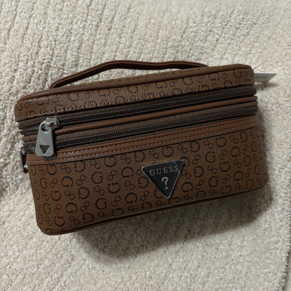 GUESS Small Cocoa Monogram Women's Cosmetics Travel Bag